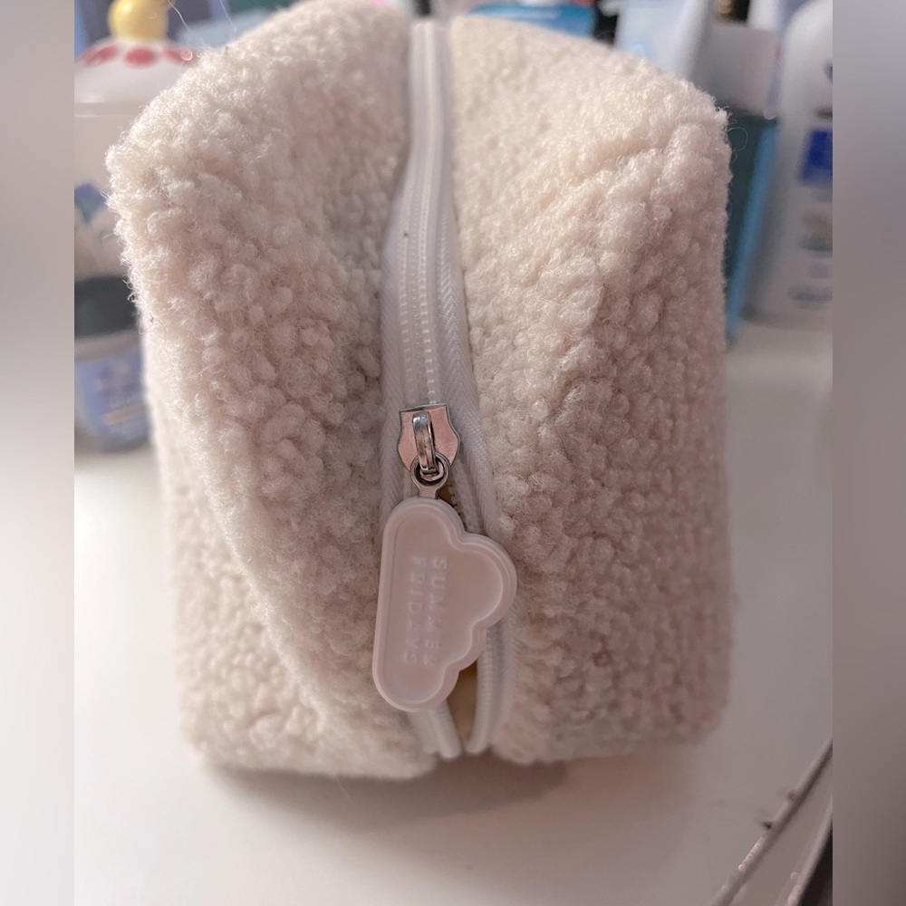 SUMMER FRIDAYS toiletry/make up bag